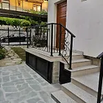 Ikonomov House Vendégház 4*
