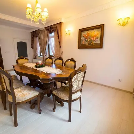 Ikonomov House 4* Bansko