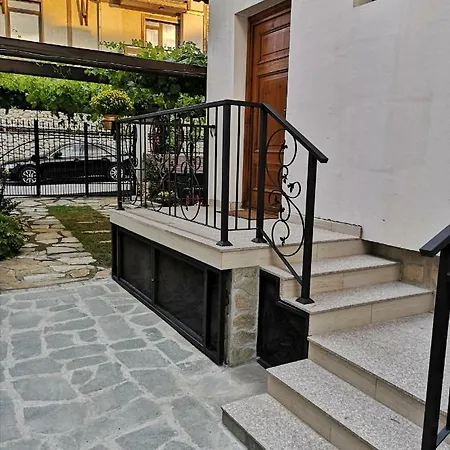 Ikonomov House Pensionat 4*