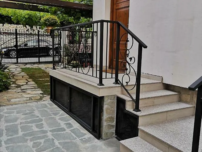 Ikonomov House Guest house 4*